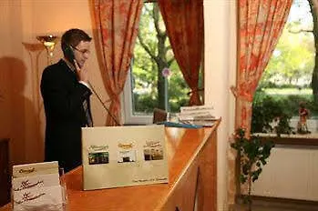 Am Kurfuerstenplatz - Messe Frankfurt nad Menem
