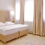 Hotel Am Kurfuerstenplatz - Messe 3*