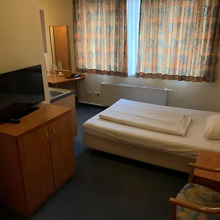 Am Kurfuerstenplatz - Messe 3*