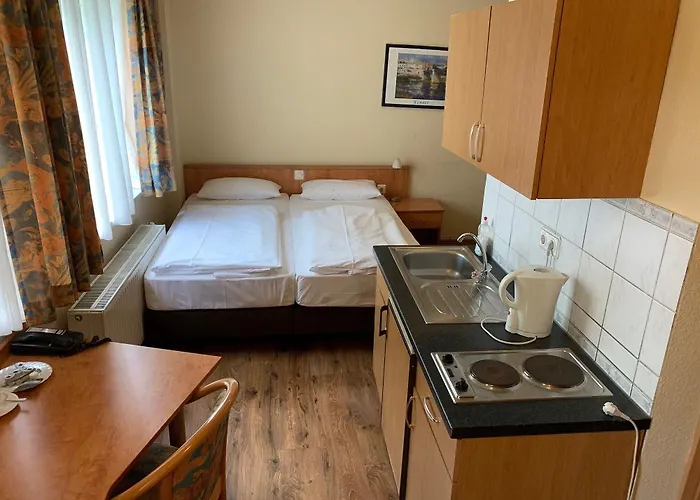 Hotel Am Kurfuerstenplatz - Messe 3*