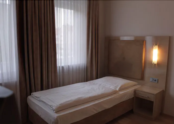 Hotel Am Kurfürstenplatz - Messe Frankfurt am Main