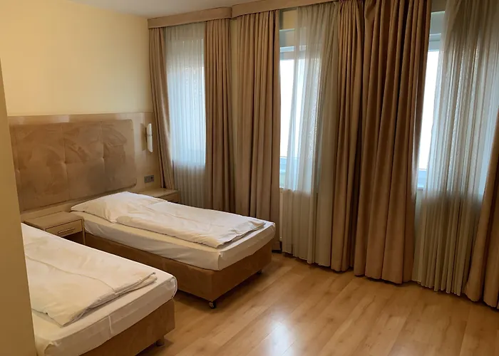 Am Kurfürstenplatz - Messe Hotel Frankfurt am Main