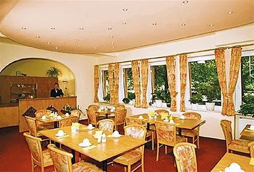 Hotel Am Kurfürstenplatz - Messe 3*