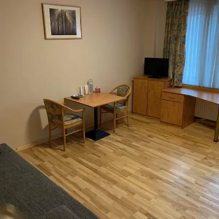 酒店 Am Kurfuerstenplatz - Messe 美因河畔法兰克福