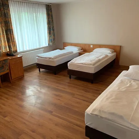 Hotel Am Kurfuerstenplatz - Messe 3*