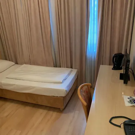 Am Kurfuerstenplatz - Messe Hotel Fráncfort del Meno