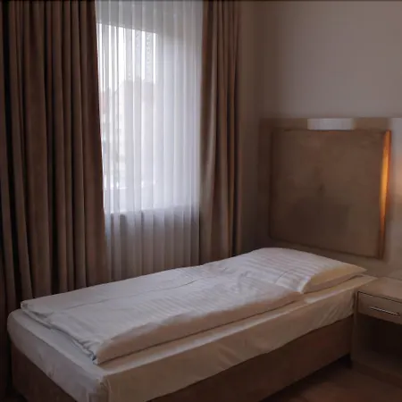 Hotel Am Kurfuerstenplatz - Messe Fráncfort del Meno