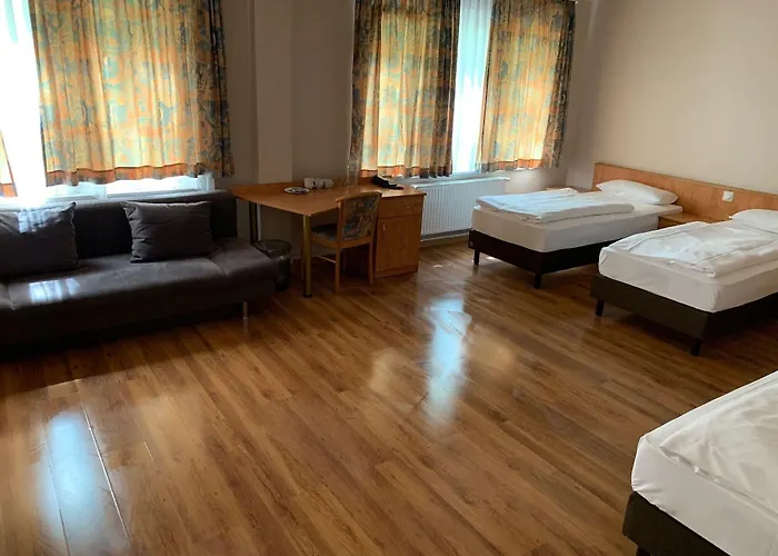 Am Kurfuerstenplatz - Messe 3*